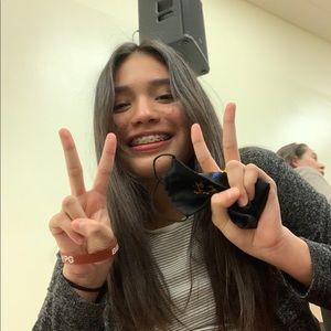 Meet your Posher, Mia